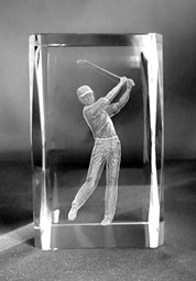 Zeige Details für Golfer beim Abschlag  3D-Glas fein gelasert  BUDGETPREIS Bild von Golfer beim Abschlag  3D-Glas fein gelasert  BUDGETPREIS