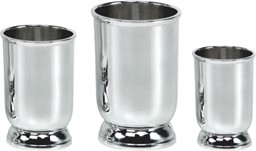 Zeige Details für  Becher mit Sockel versilbert in drei Größen, hervorragende Qualität in detaillierter Verarbeitung Bild von  Becher mit Sockel versilbert in drei Größen, hervorragende Qualität in detaillierter Verarbeitung