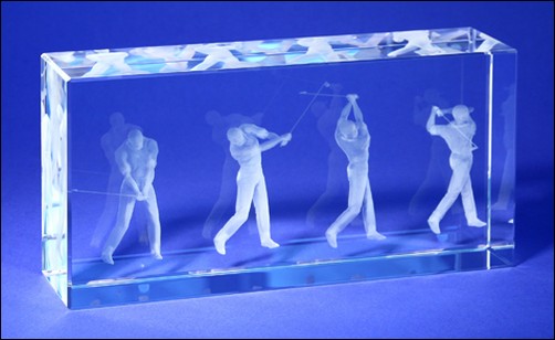 Bild von Große Golfer Szene - Beim Abschlag - 3D-Glas fein gelasert